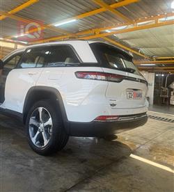 جیپ گراند شیرۆکی